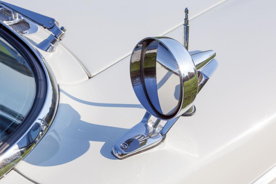 Детали экстерьера Imperial Crown Convertible (PY1-M 925) 1960 года  (фото 9 из 20)